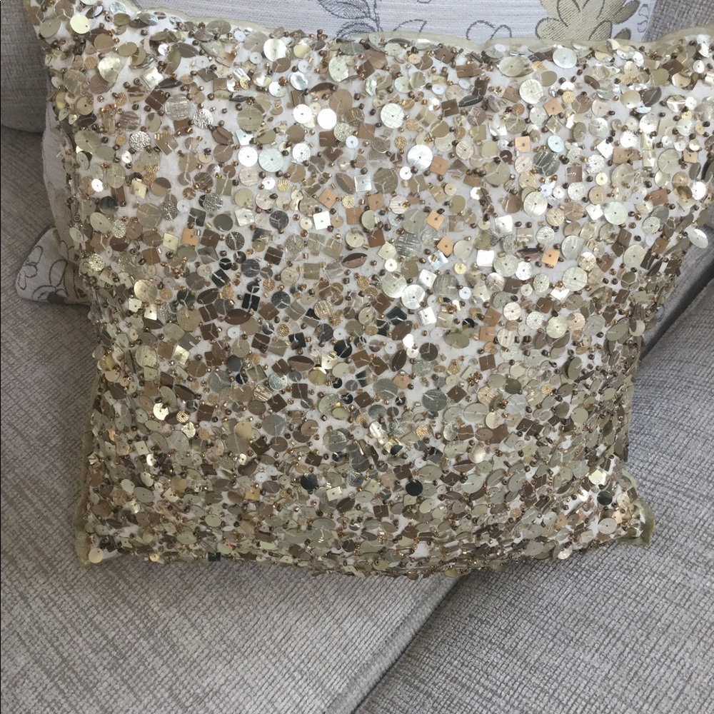 Decorative throw pillows set of 2